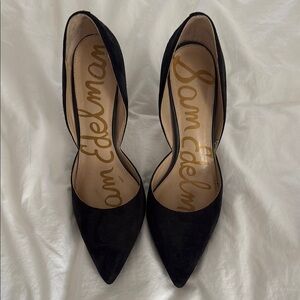 Sam Edelman Black Heeled Shoes with Sleek Silhouette